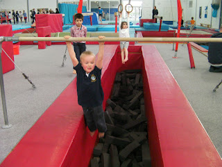 the hanged man, bars and rings practice pit