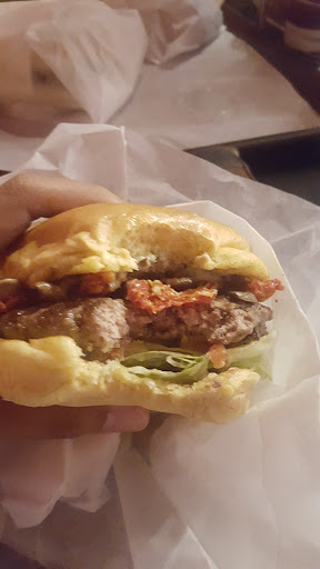 Hamburger Restaurant «Bucket List Burgers», reviews and photos, 5225 Canyon Crest Dr, Riverside, CA 92507, USA
