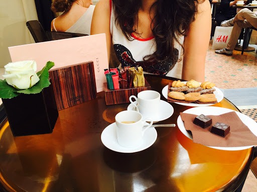 Cafe Gucci