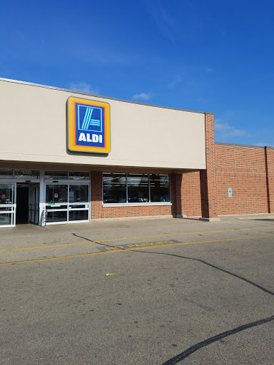 Supermarket «ALDI», reviews and photos, 1021 N State St, Belvidere, IL 61008, USA