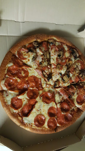Pizza Restaurant «Pizza Hut», reviews and photos, 570 Kinne St, East Syracuse, NY 13057, USA