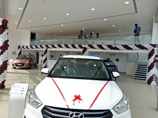 Popular Hyundai, Seaport - Airport Road, Poojari Valavu, Thrikkakara North, Kaipadamughal, Kochi, Kerala 682021, India, Car_Service_Station, state KL
