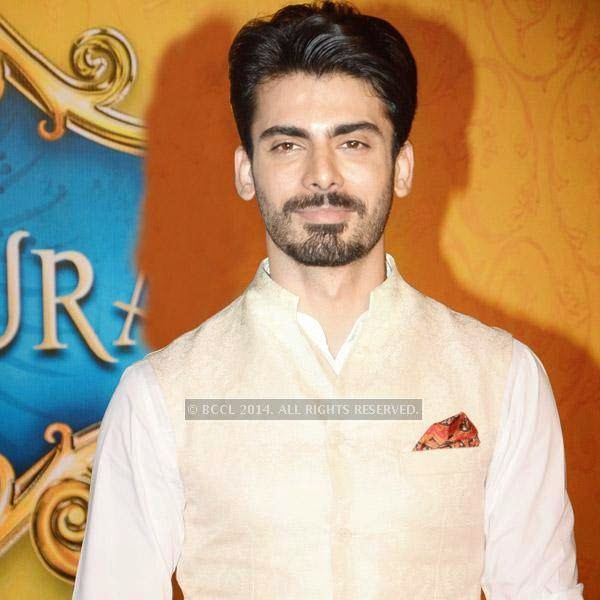 Her co-star Fawad Khan, who makes his Bollywood debut with this romantic comedy, spoke eloquently in Hindi and Urdu, and said, "This is all new for <br /> me but everyone is warm and welcoming here." 