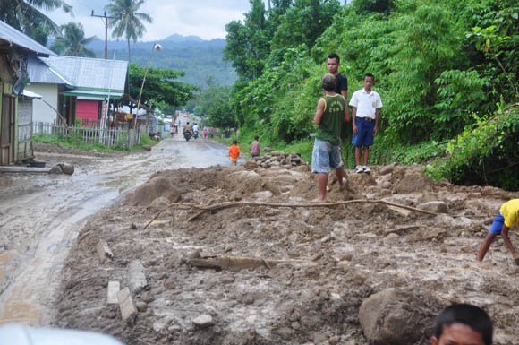 banjir bolsel, bencana bolsel, Bolsel, Bolaang Mongondow Selatan, Posigadan, banjir posigadan, Humas Bolsel