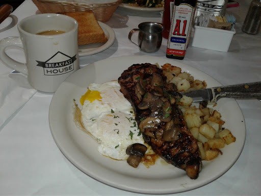 Breakfast Restaurant «Breakfast House», reviews and photos, 1800 W Grand Ave, Chicago, IL 60622, USA