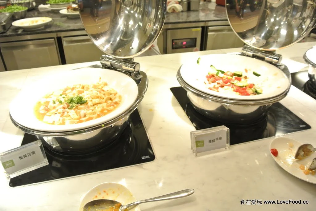 食譜自助百匯豐富的炸物與異國料理區