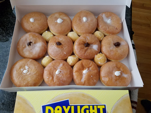 Donut Shop «Daylight Donuts», reviews and photos, 1105 Southview Ln #114, Tuscaloosa, AL 35405, USA