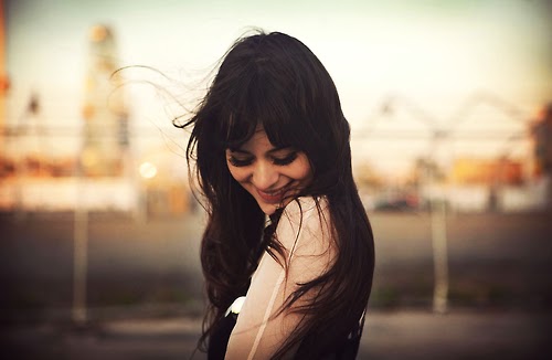 Exibir imagem de origem Resultado de imagem para IMAGEM DE MULHER SORRINDO