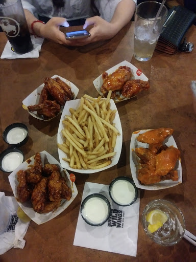 Chicken Wings Restaurant «Buffalo Wild Wings», reviews and photos, 10497 Gateway Blvd W, El Paso, TX 79925, USA