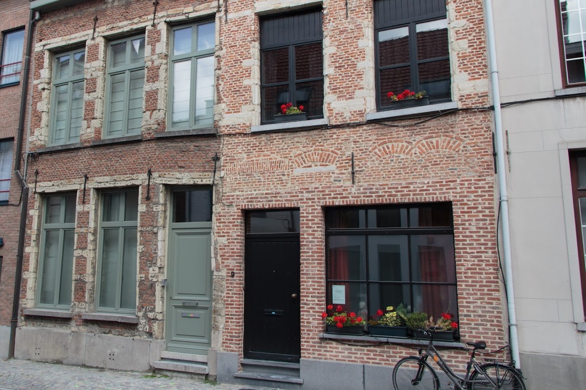 Mechelen, oude huizen aan Biest