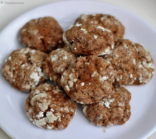 Chocolate Crinkle Cookies Recipe | Festive Eggless Chocolate Crinkles for Christmas | Recipe written by Kavitha Ramaswamy of Foodomania.com