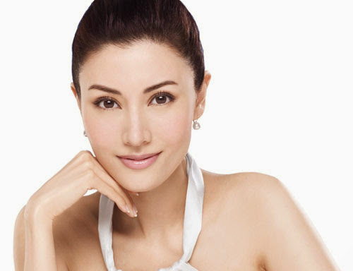 Da đẹp "lụa là" với ngải cứu