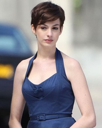 Anne Hathaway  Short Haircut on Anne Hathaway New Haircut 2012  Extreme Short Hairstyles For Women