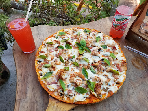 Pizzas El Vado, Calle Adelita 10, COLONIA LA MADERA, 40894 Zihuatanejo, Gro., México, Pizza a domicilio | GRO