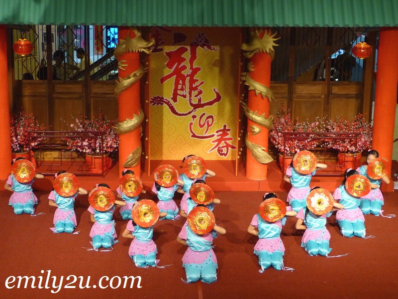 Ipoh Chin Woo Chinese Folk Dance Performances