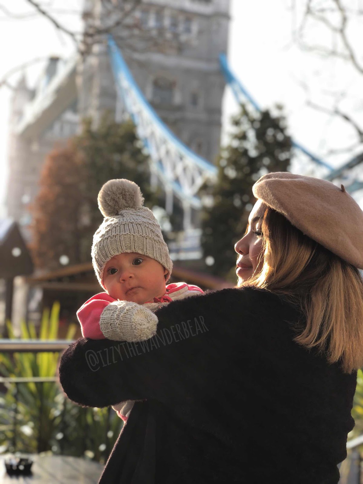 Izzy the Wander Bear : Tower Bridge, London, UK