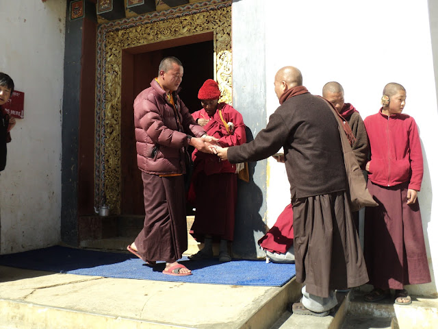 Ký sự chuyến hành hương Bhutan đầu xuân._Bodhgaya monk (Văn Thu gởi) DSC06897