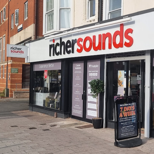 Richer Sounds, Exeter logo