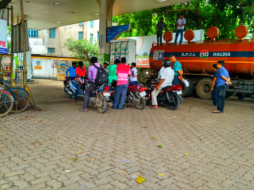 Bharat Petroleum Fuel Station, Grand Trunk Rd, Mukherjee Bagan, Chinsurah R S, Hooghly, West Bengal 712102, India, Petrol_Pump, state WB