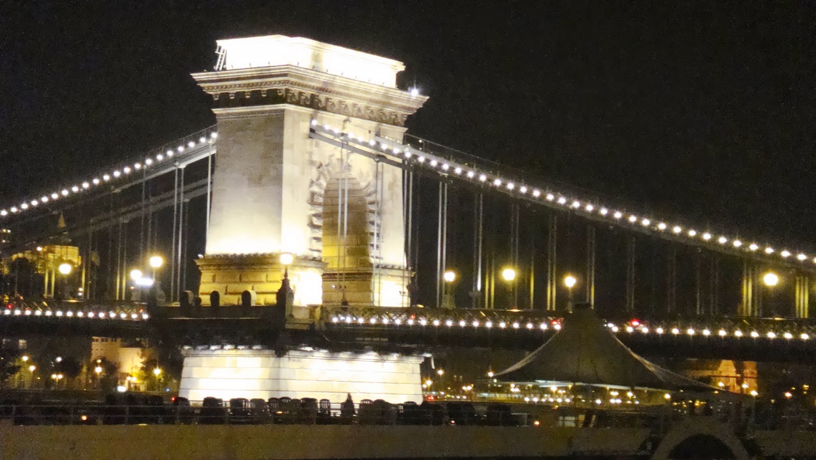 Puente de las Cadenas, Budapest, Hungría, Elisa N, Blog de Viajes, Lifestyle, Travel