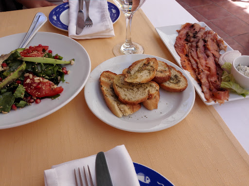 Dinoris Fish Restaurant