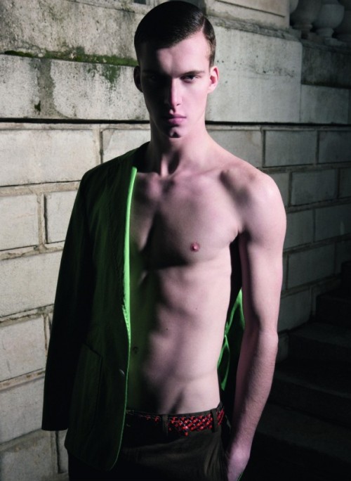 Johnny George, L'Officiel Hommes, Milan Vukmirovic, 