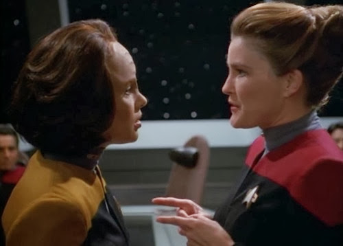 Star Trek: Voyager, 1x03