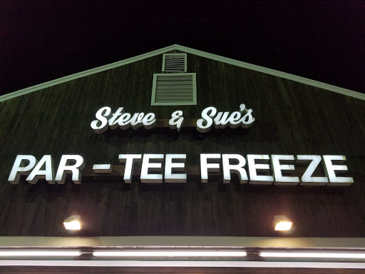 Steve & Sue's Par-Tee Freeze & Adventure Falls Mini Golf