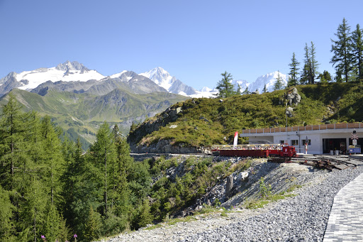 Les Montuires