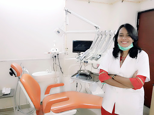 Aarav Dental Care - Dr. Kavita Gome Dhawan, 18, Shree Gurunanak Hospital and Resear Chcentre, Freeganj, Kshapnak Marg, Ujjain, Madhya Pradesh 456010, India, Clinic, state MP