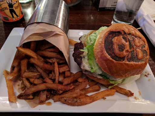 Hamburger Restaurant «Citizen Burger Bar», reviews and photos, 212 E Main St, Charlottesville, VA 22902, USA