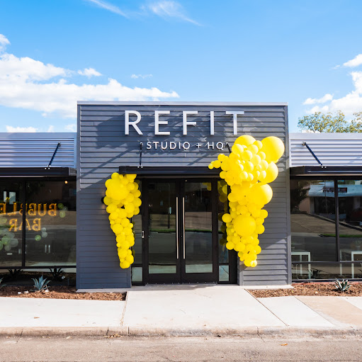REFIT® Studio + HQ logo