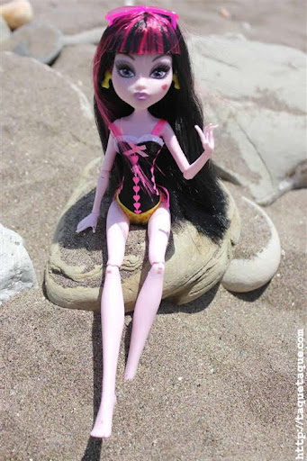 mis Monster High Gloom Beach en la playa (Estepona - Málaga)