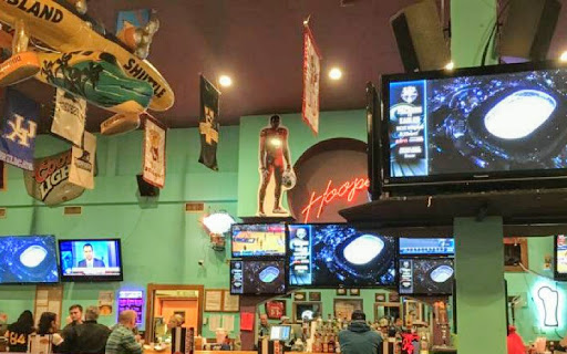 Bar «Hoops Grill & Sports Bar», reviews and photos, 6733 Strawberry Ln, Louisville, KY 40214, USA