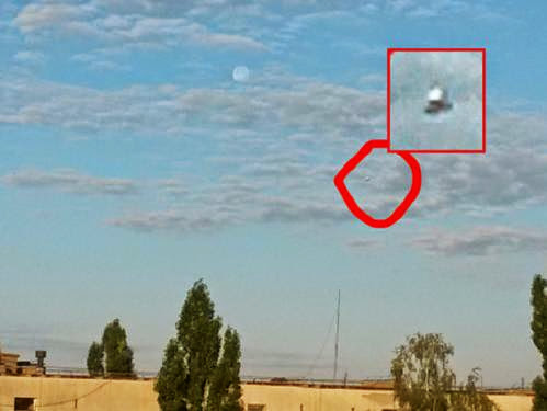 Ufo Makes Tight Loop And Continues Along Its Way Over Liverpool Uk