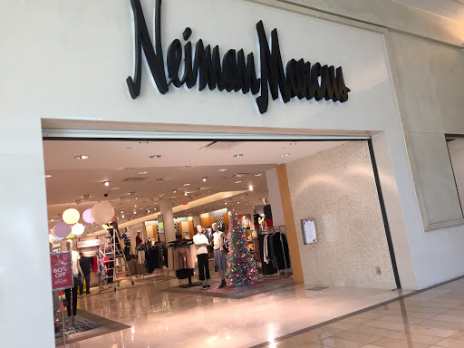 Neiman Marcus компания