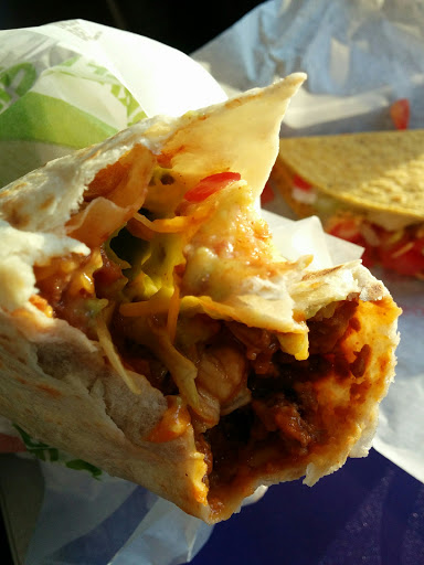 Mexican Restaurant «Taco Bell», reviews and photos, 950 W El Camino Real, Mountain View, CA 94040, USA