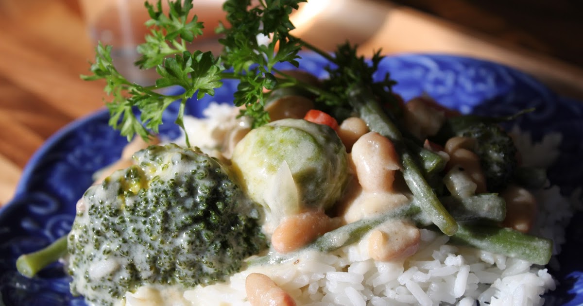 Meatless Meals for Meat Eaters: Garden Gravy Over Rice
