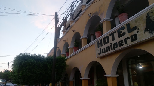 Hotel Junipero, Av. Miguel Hidalgo 854, Centro, Loreto, B.C.S., México, Hotel en el centro | BCS