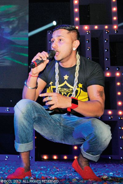 Punjabi rapper Honey Singh gets groovy during a starry wedding reception for Mrinal Khatri and Bharti, hosted by Vinod Khatri in the city.
