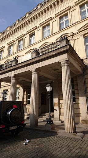 Palais am Festungsgraben
