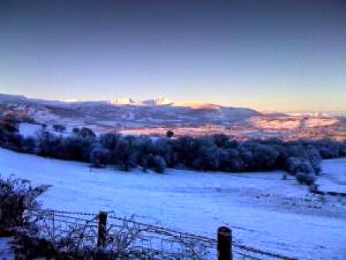 Black Triangular Shaped Ufo Spotted In The Brecon Beacons