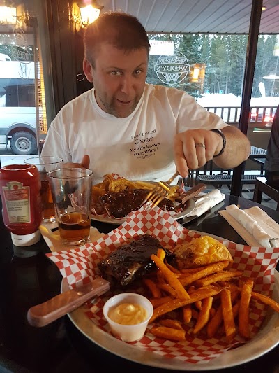 Photos of Woody's Pub & Lounge