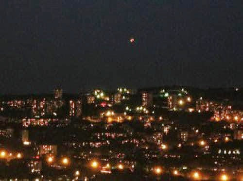 Approximately 20 Orange Lights Seen Over Bandon Oregon