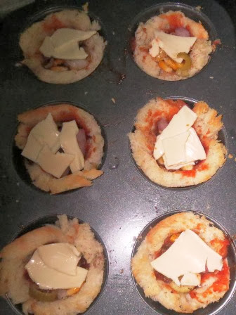 Bread Pizza Cups Recipe | Easy Snacks | Fun things to do with bread