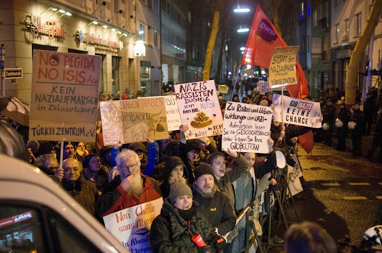 Anti-Dügida-Demonstranten.