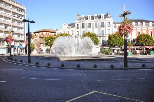 Тарб франция
