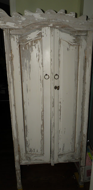 Vintage Chippy Paint Cupboard