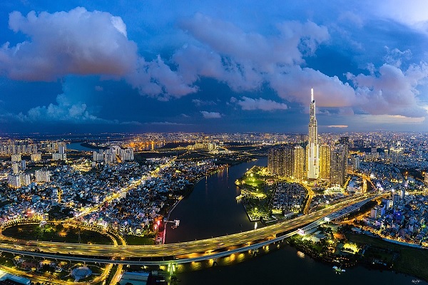 Hình ảnh cầu Sài Gòn rực rỡ khi thành phố đã lên đèn