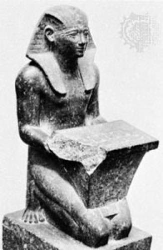 The Statue Of Amenhotep Ii Holding An Offering Table The Statue Of Amenhotep Ii Holding An Offering Table